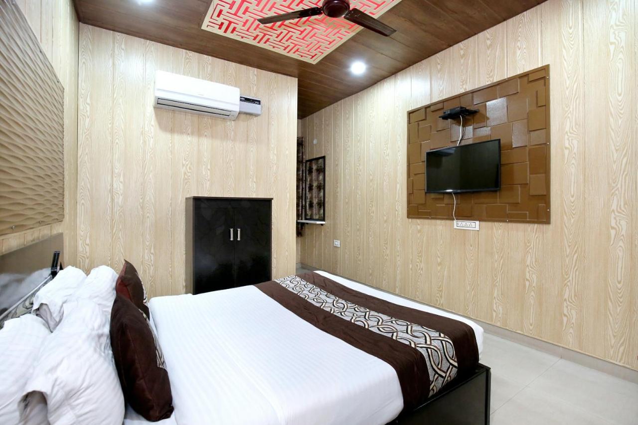 Oyo 8105 Royale Guest House Ludhiana Extérieur photo
