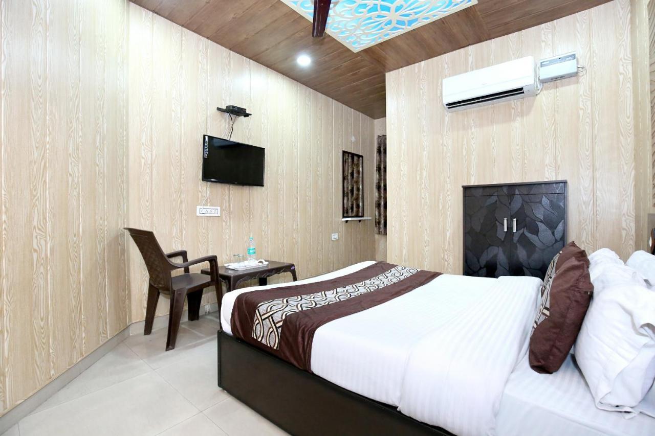 Oyo 8105 Royale Guest House Ludhiana Extérieur photo