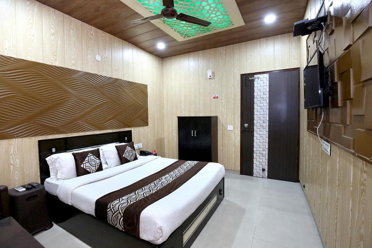 Oyo 8105 Royale Guest House Ludhiana Extérieur photo